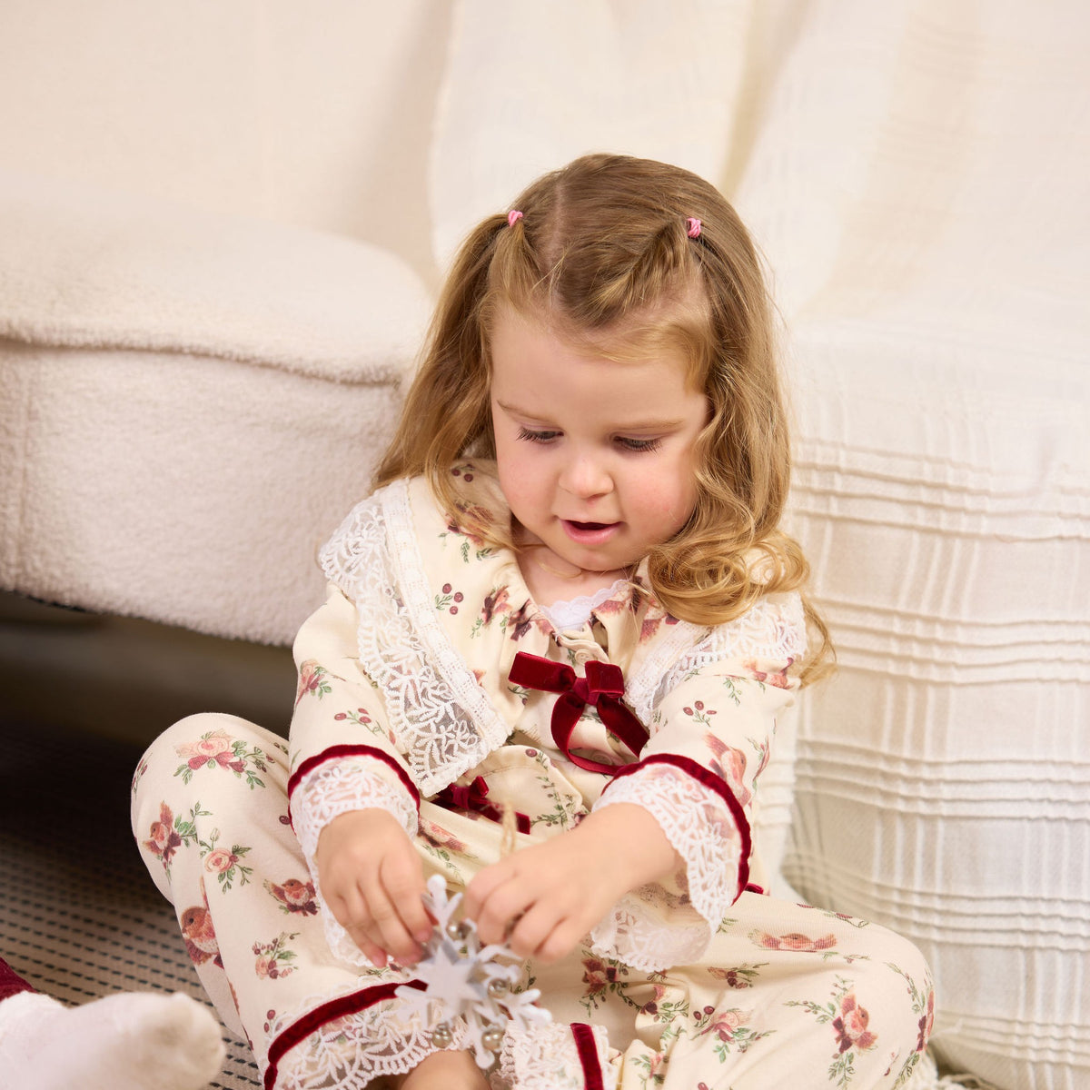 Christmas Pyjamas, action sitting
