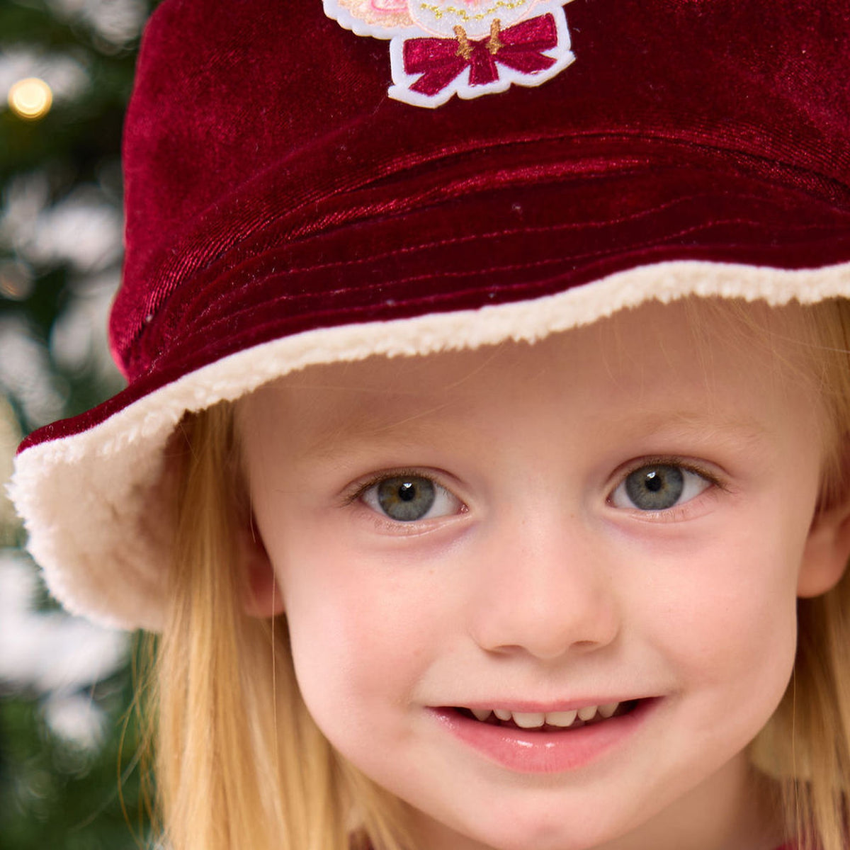 Robin Bucket Hat, front close-up