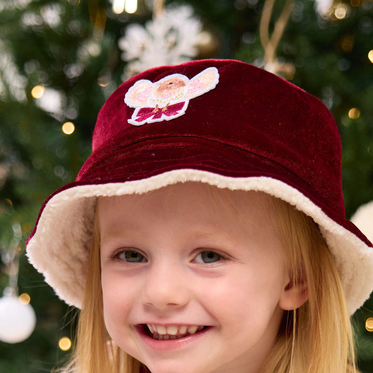 Robin Bucket Hat, action close-up
