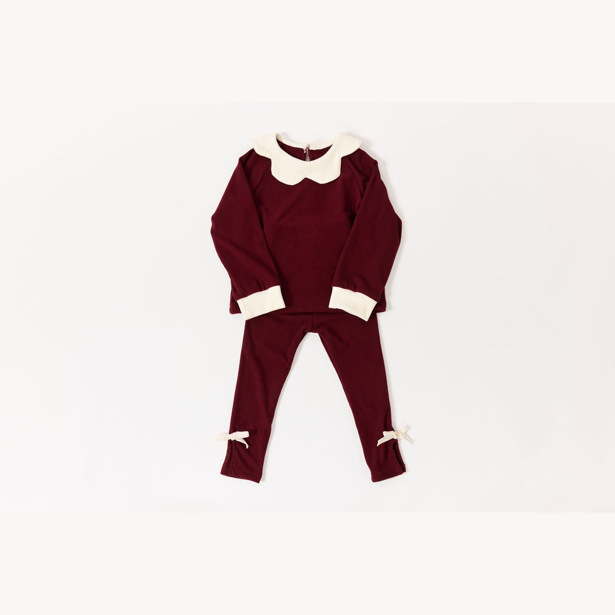 Robin Soft Borg Set in burgundy, flat lay